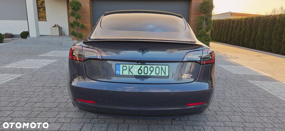 Tesla Model 3 Langstreckenbatterie Allradantrieb Dual Motor - 22