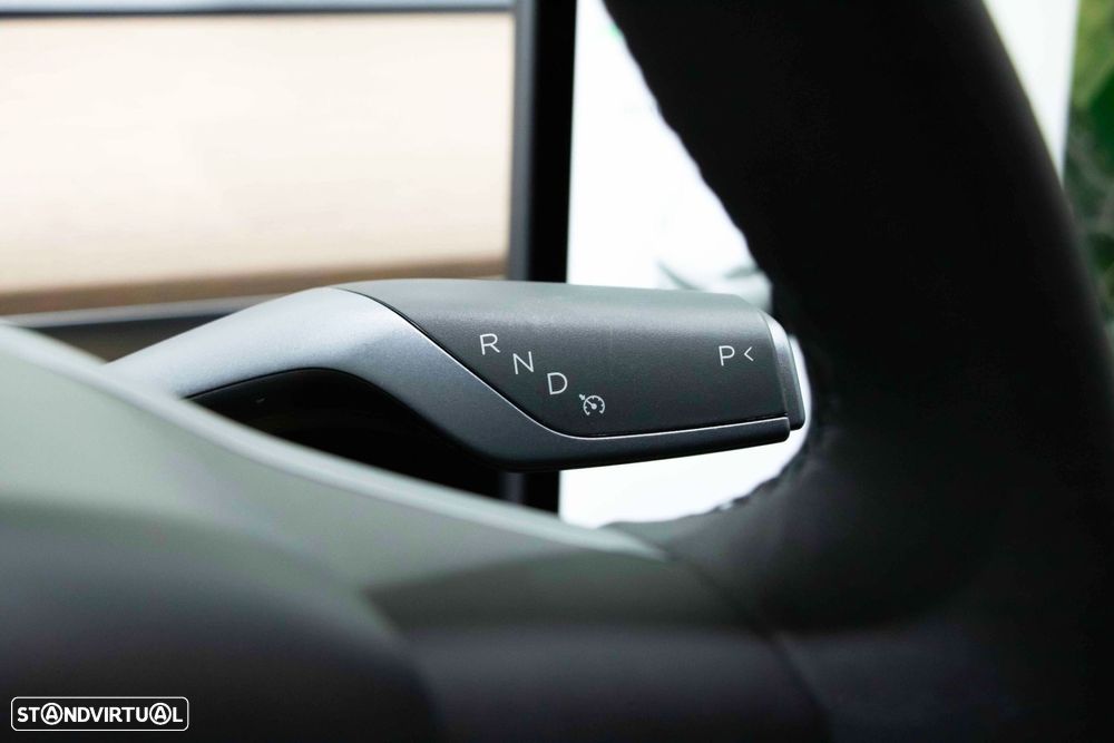 Tesla Model Y RWD - 7