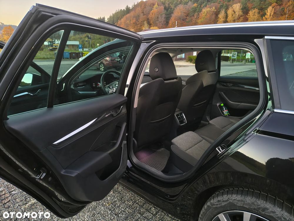 Skoda Octavia 2.0 TSI 4x4 Style DSG - 6