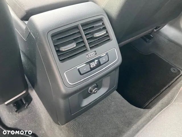 Audi A4 Limousine - 10