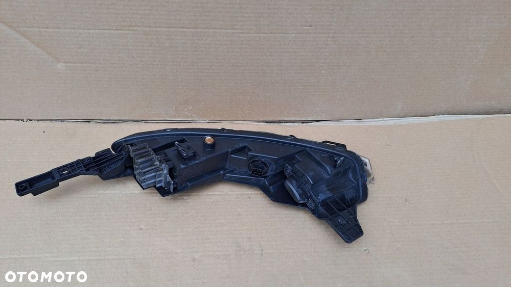 HYUNDAY BAYON PRAWA LAMPA LED DRL 92208q0600 UŻYWANA - 5