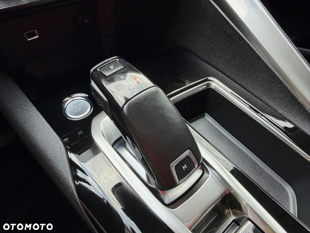 Peugeot 3008 PureTech 130 Stop & Start GPF EAT8 Allure - 9