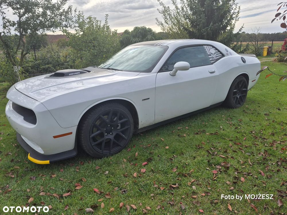 Dodge Challenger - 4