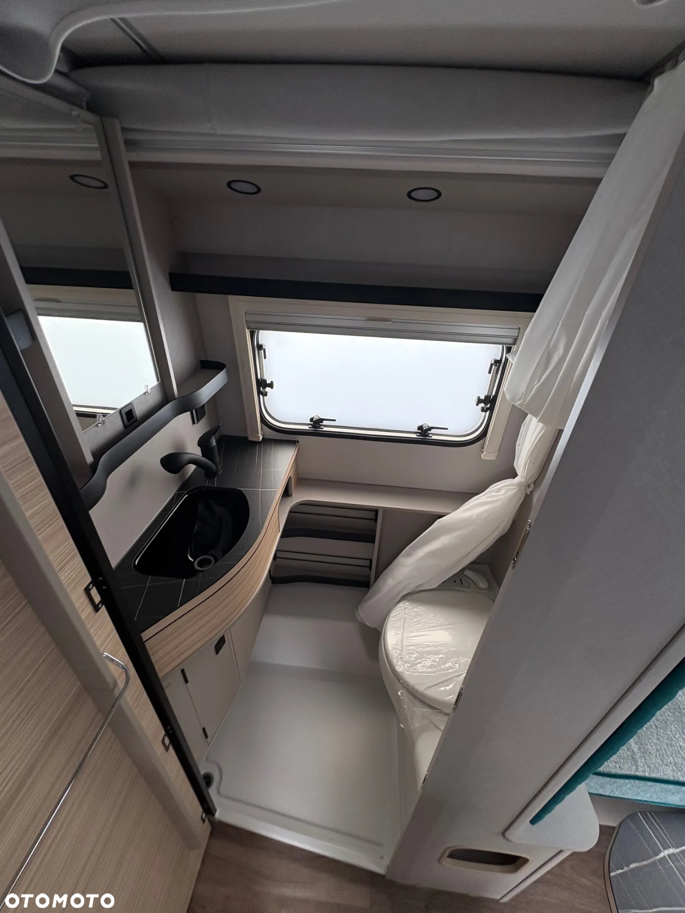 Hymer-Eriba Touring 430 - 6