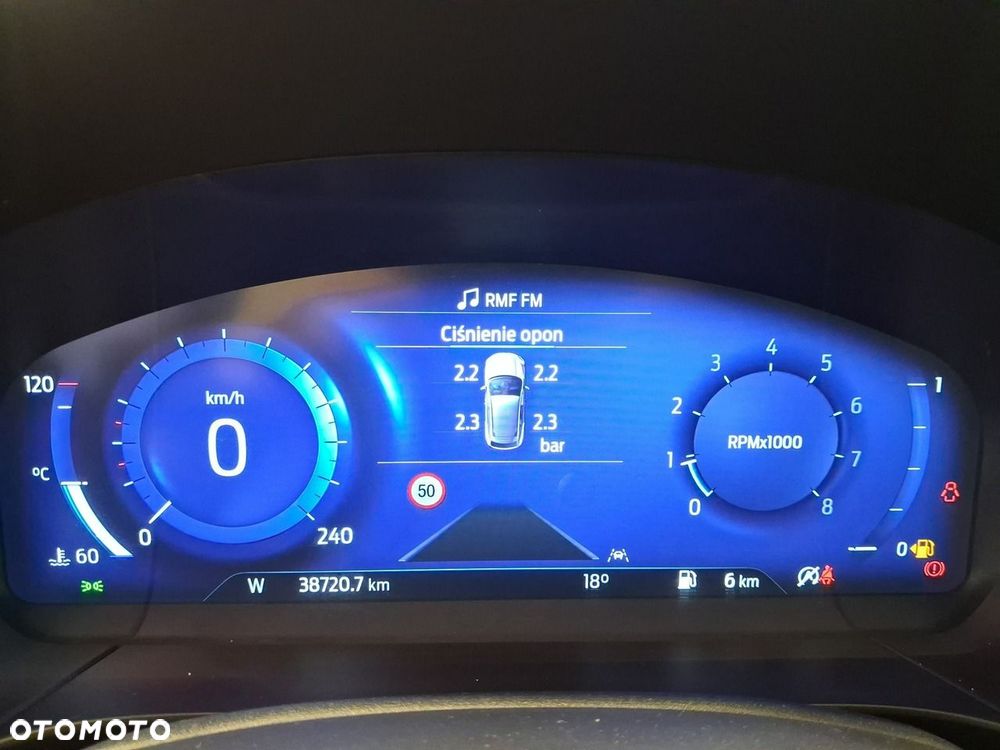 Ford Kuga 1.5 EcoBoost TITANIUM - 25