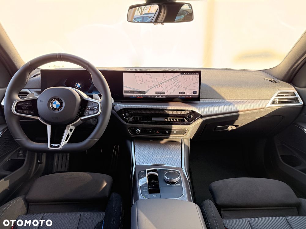 BMW Seria 3 330i xDrive M Sport - 15