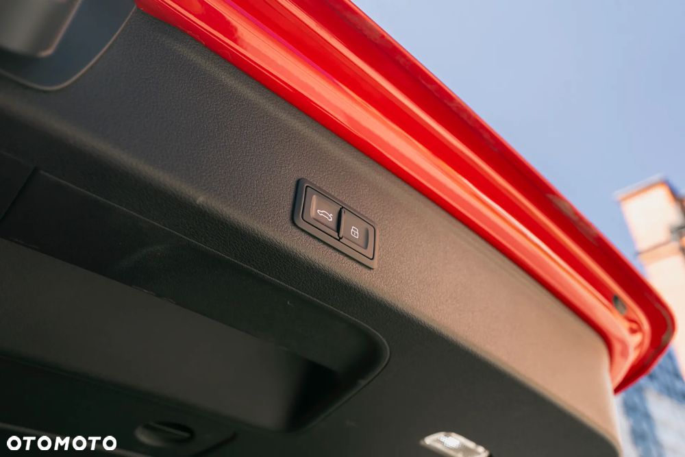 Audi A4 Avant 40 TFSI quattro S tronic - 16