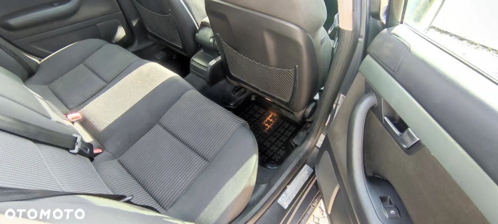 Audi A4 Avant - 15