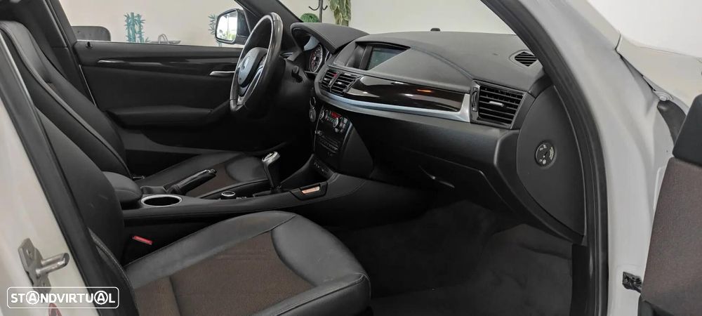 BMW X1 18 d sDrive Line Sport - 8