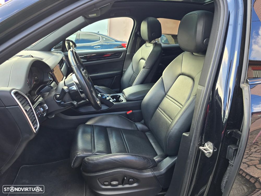 Porsche Cayenne Coupé E-Hybrid - 11