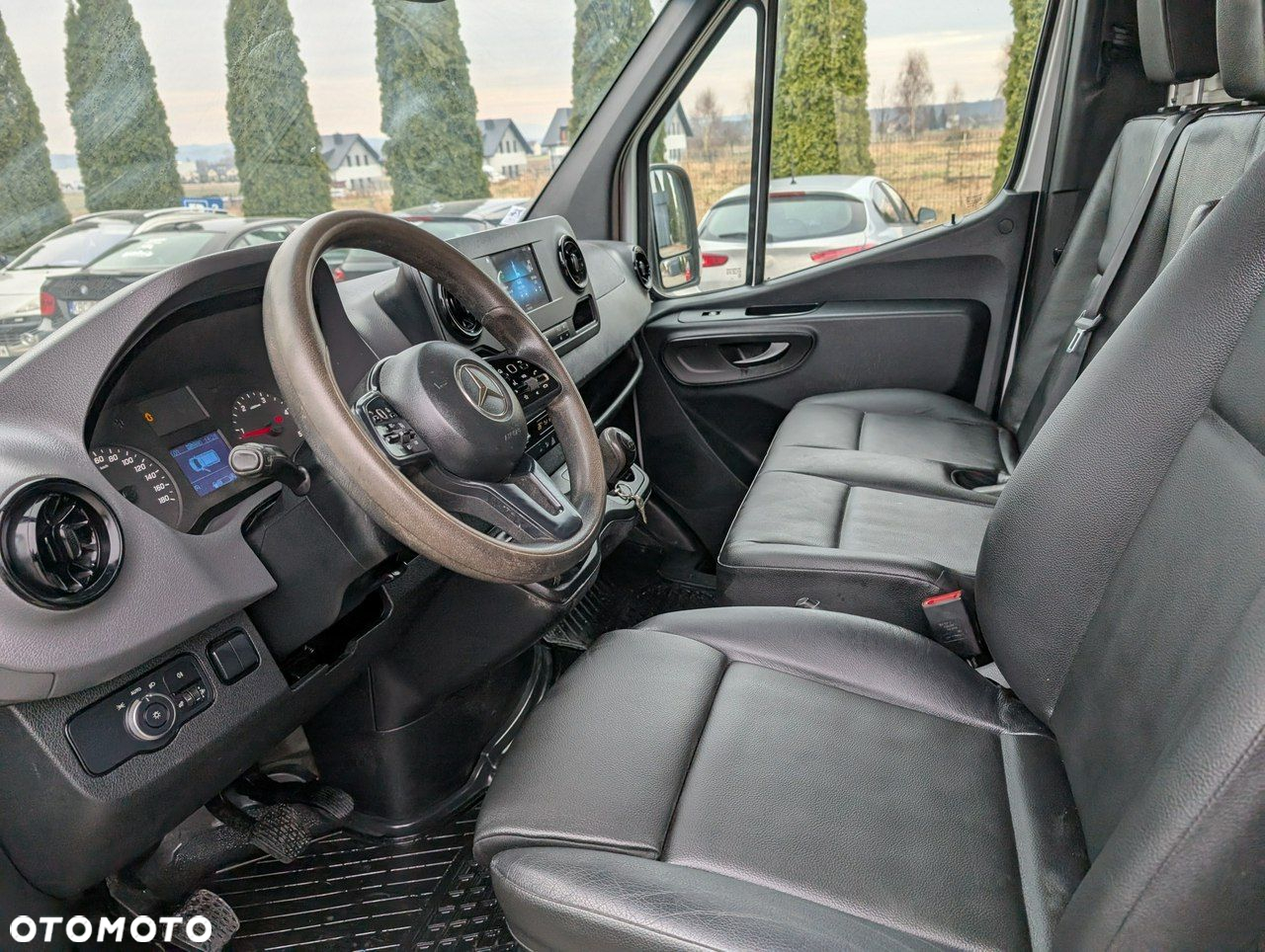 Mercedes-Benz Sprinter - 11