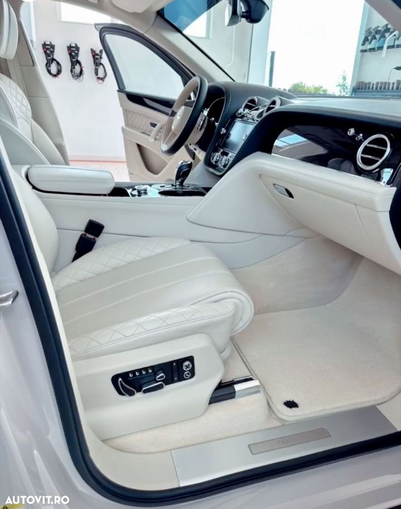 Bentley Bentayga - 9