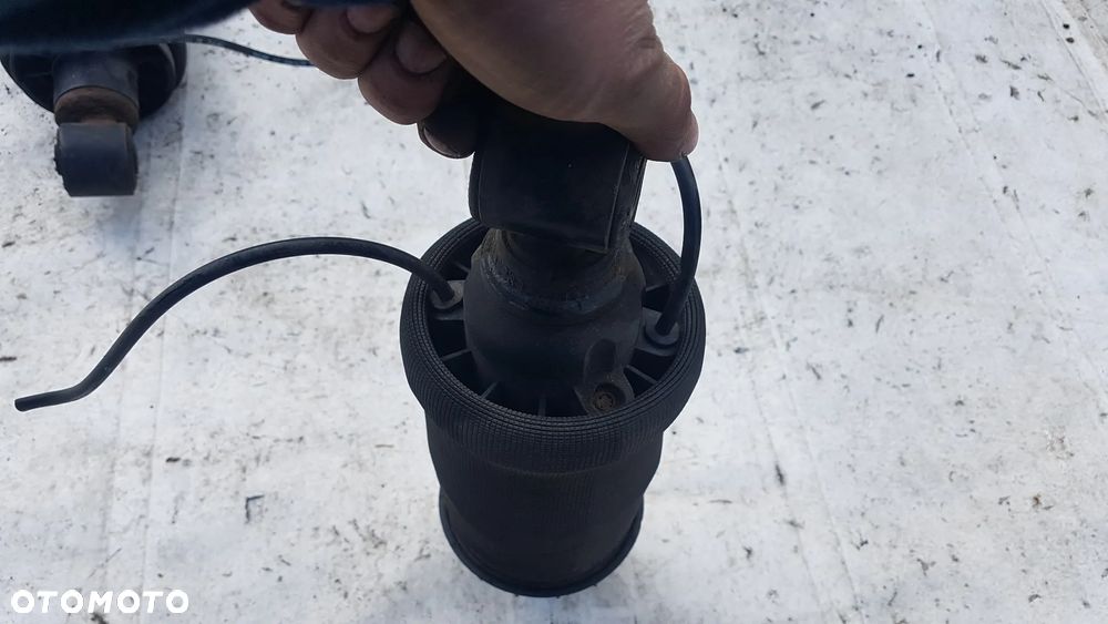 PODUSZKA AMORTYZATOR ZAWIESZENIA KABINY LEWY TYŁ MAN TGL TGM EURO 6 - 3