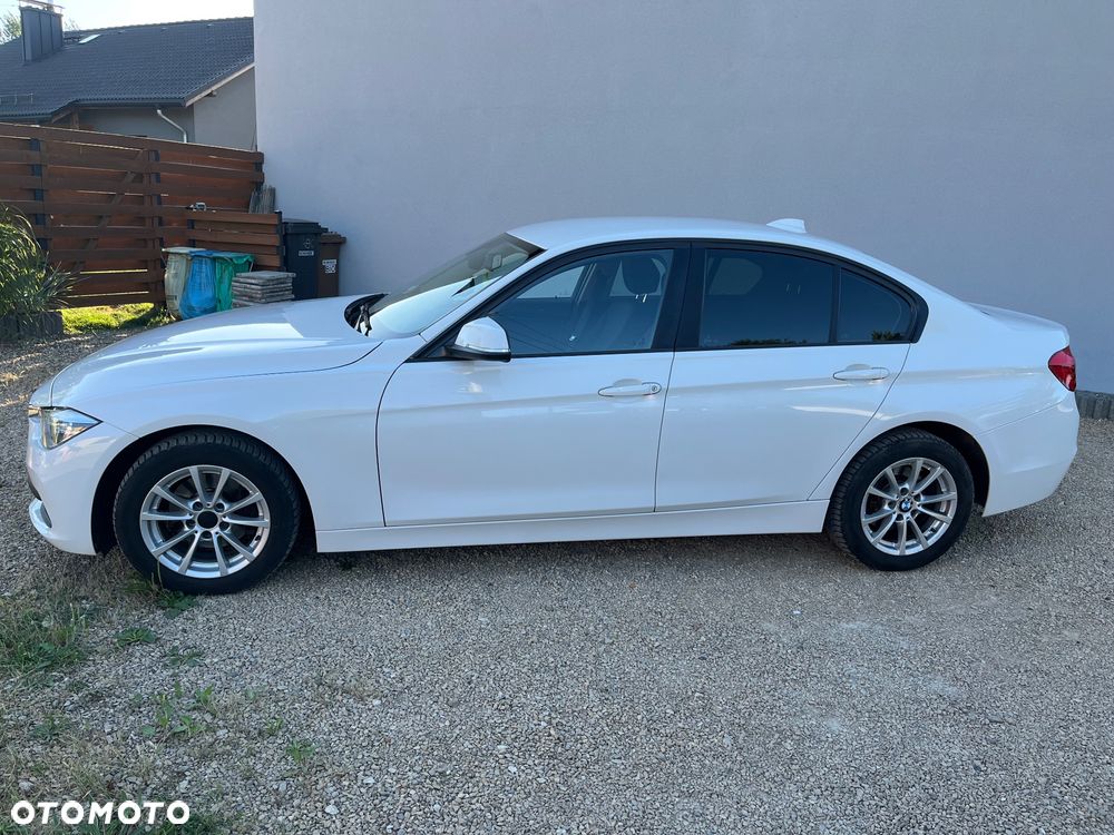 BMW Seria 3 318i - 5