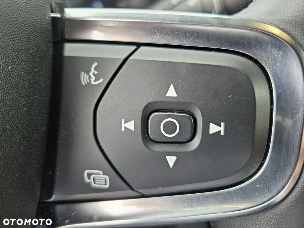 Volvo XC 40 - 22