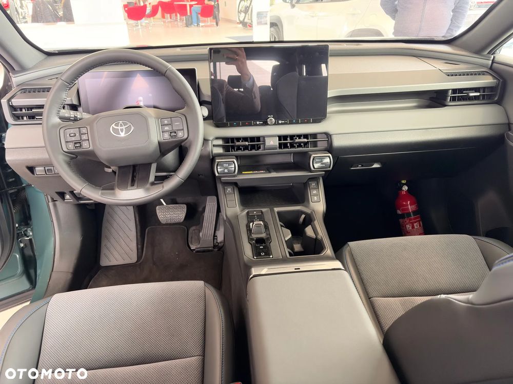 Toyota RAV4 - 10