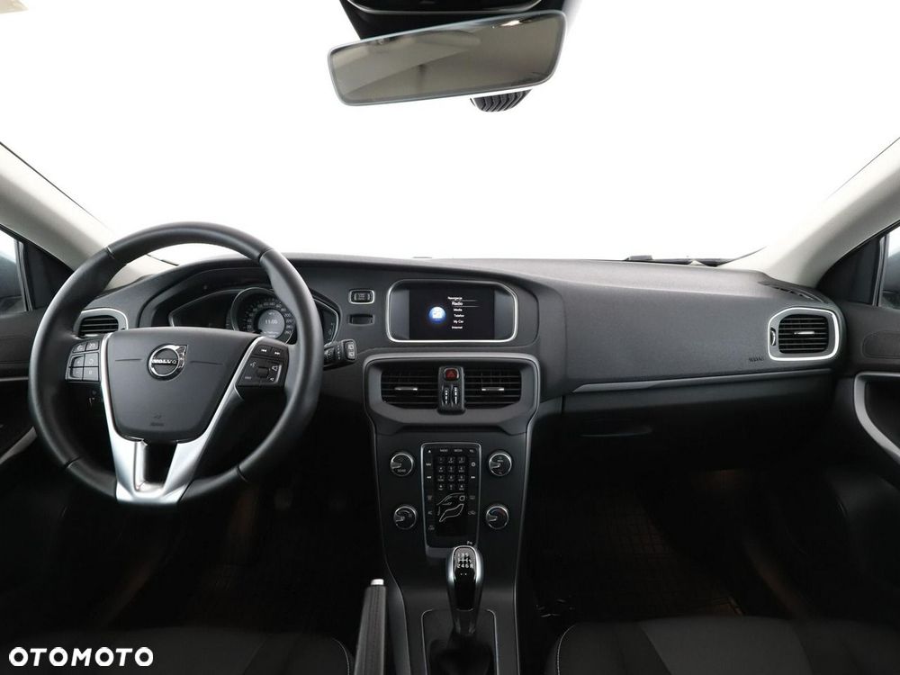 Volvo V40 T2 Momentum - 16