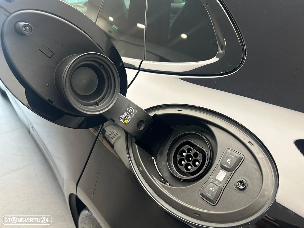Porsche Panamera 4 E-Hybrid - 26