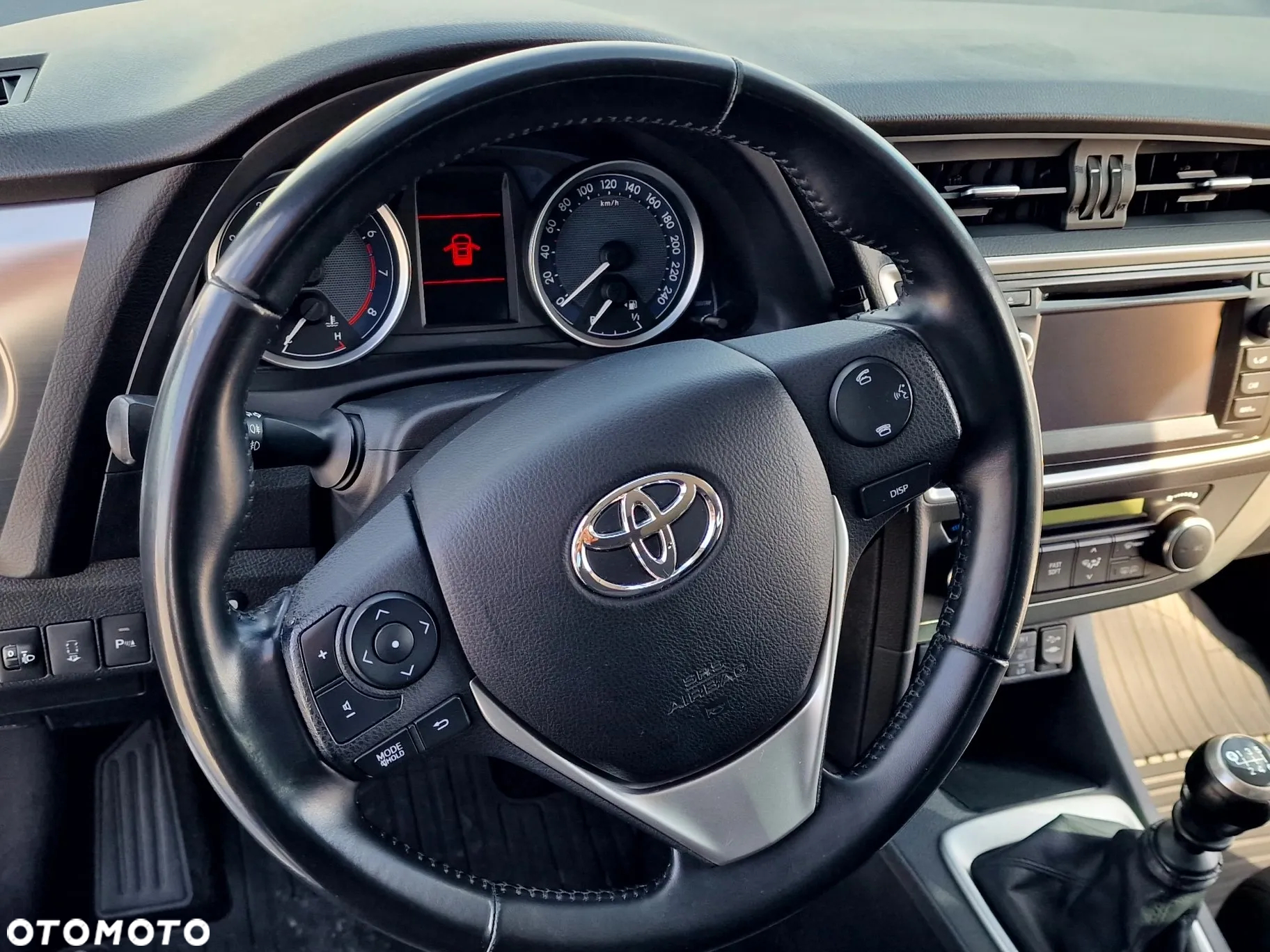 Toyota Auris 1.33 VVT-i Premium Comfort - 12