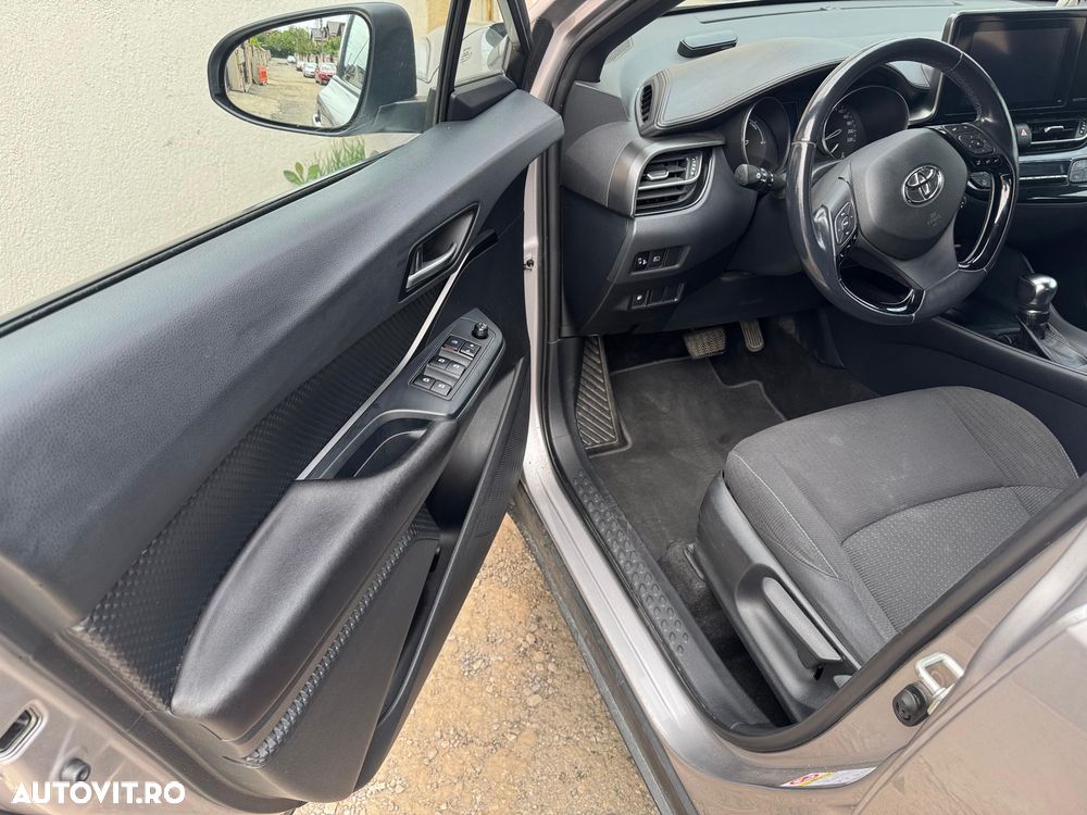 Toyota C-HR 1.8 HSD 4x2 CVT C-enter - 4