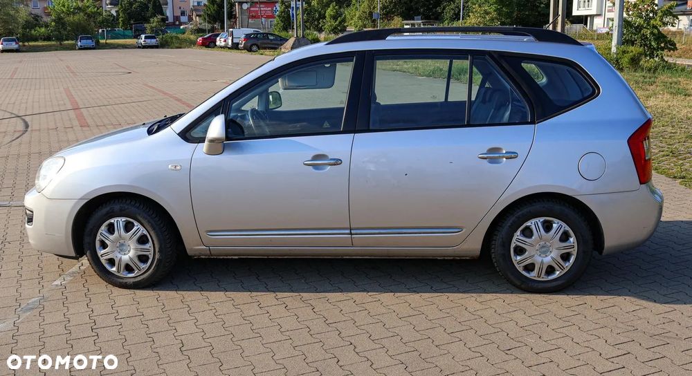 Kia Carens - 6