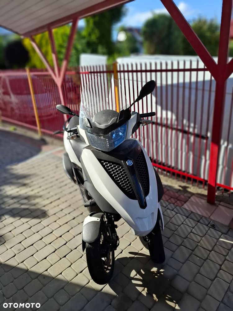Piaggio MP-3 - 5