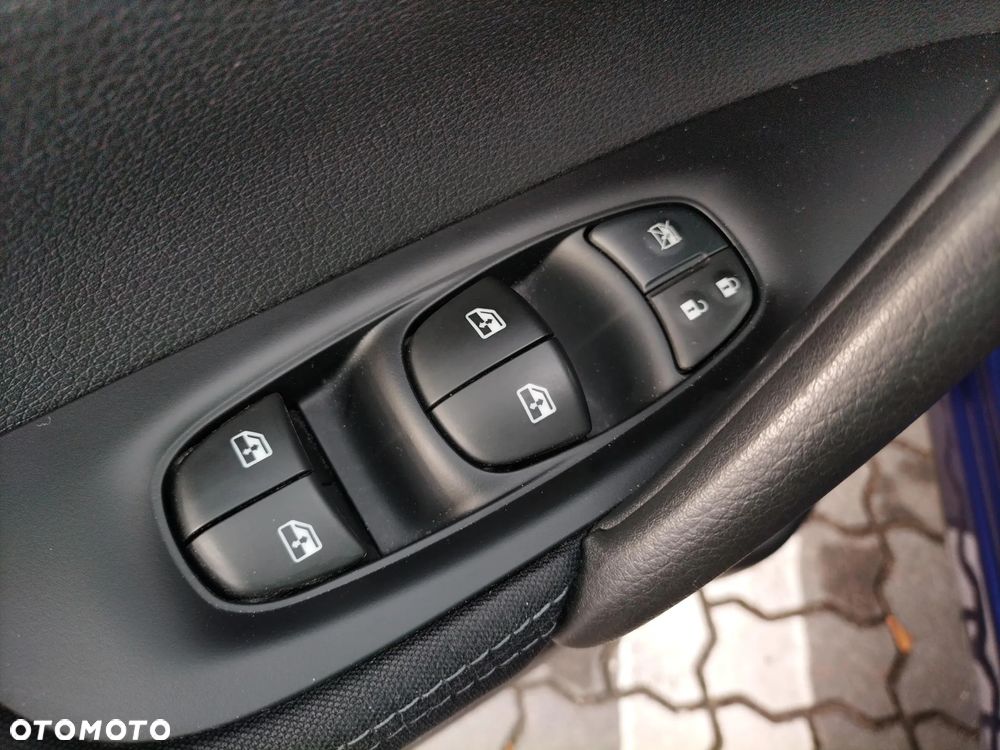 Nissan Qashqai 1.3 DIG-T N-CONNECTA - 17