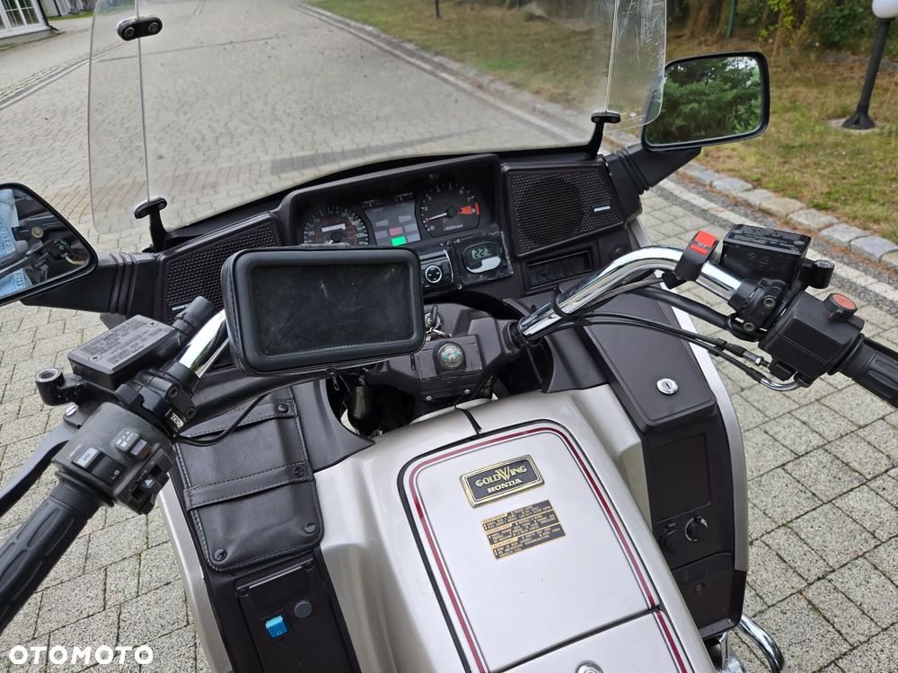 Honda GL - 24