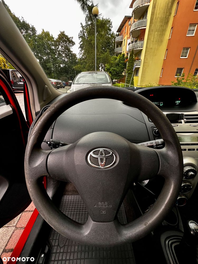 Toyota Yaris 1.3 Luna - 8