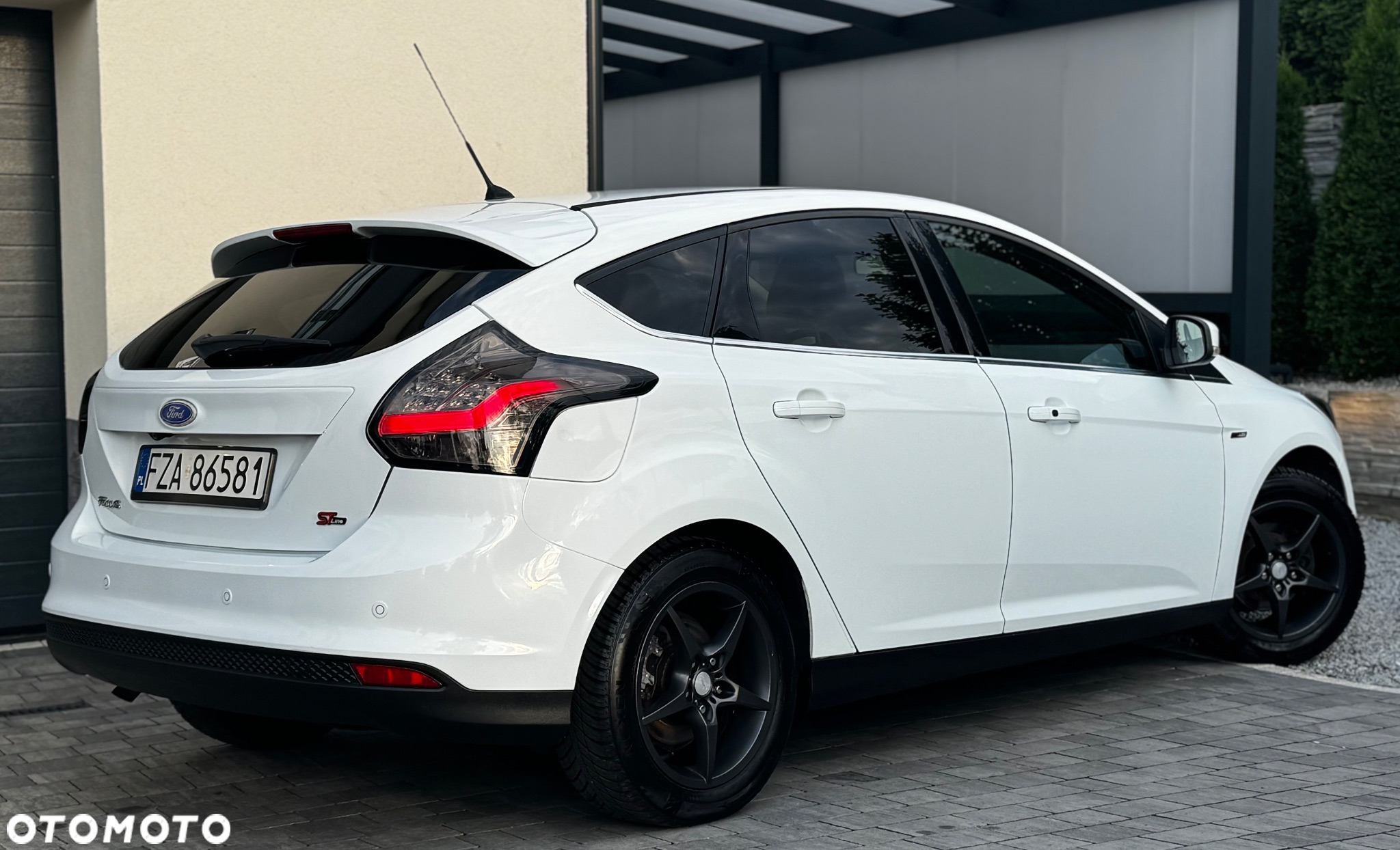 Ford Focus 1.0 EcoBoost Hybrid ST-LINE - 13