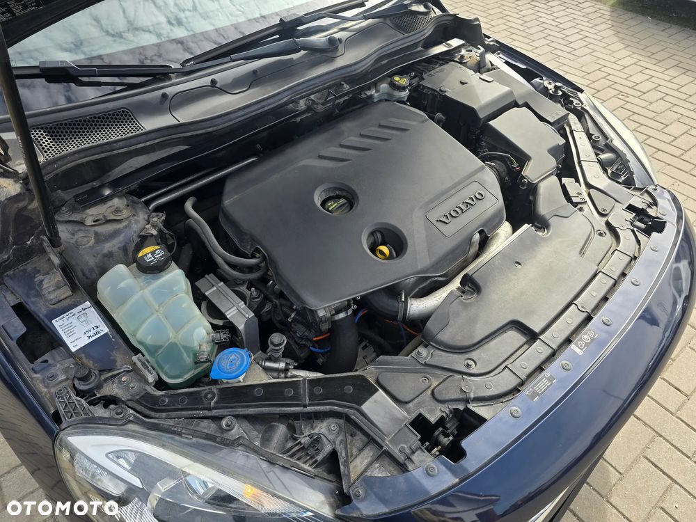 Volvo V40 - 16