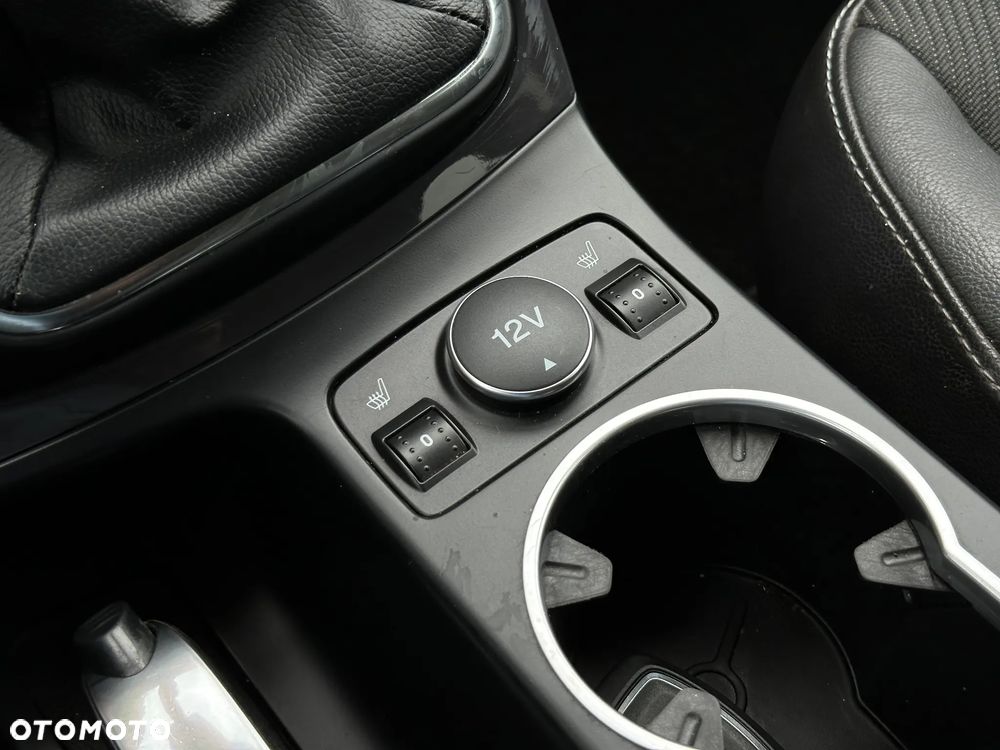Ford Kuga 1.6 EcoBoost 2x4 Titanium - 16