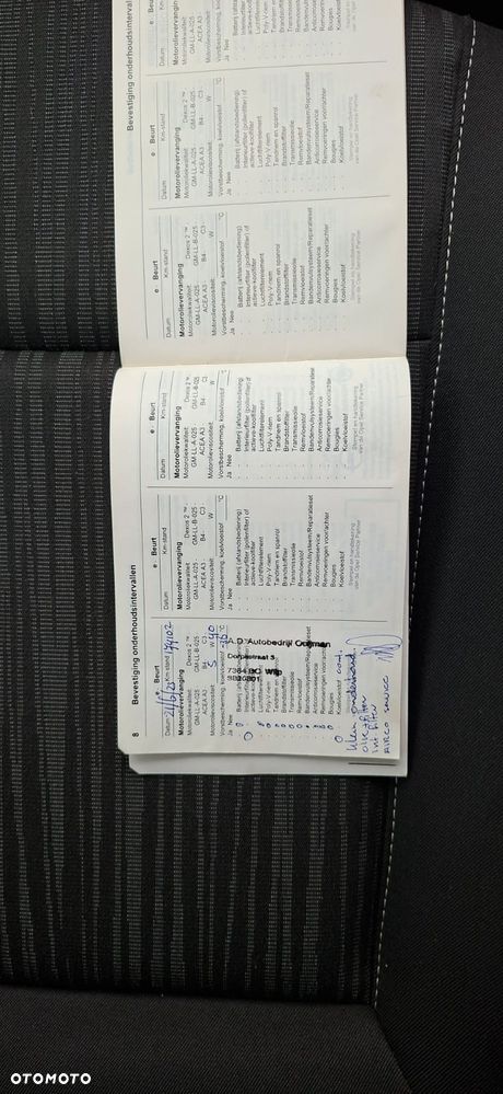 Opel Astra 1.6 Turbo Design Edition - 30