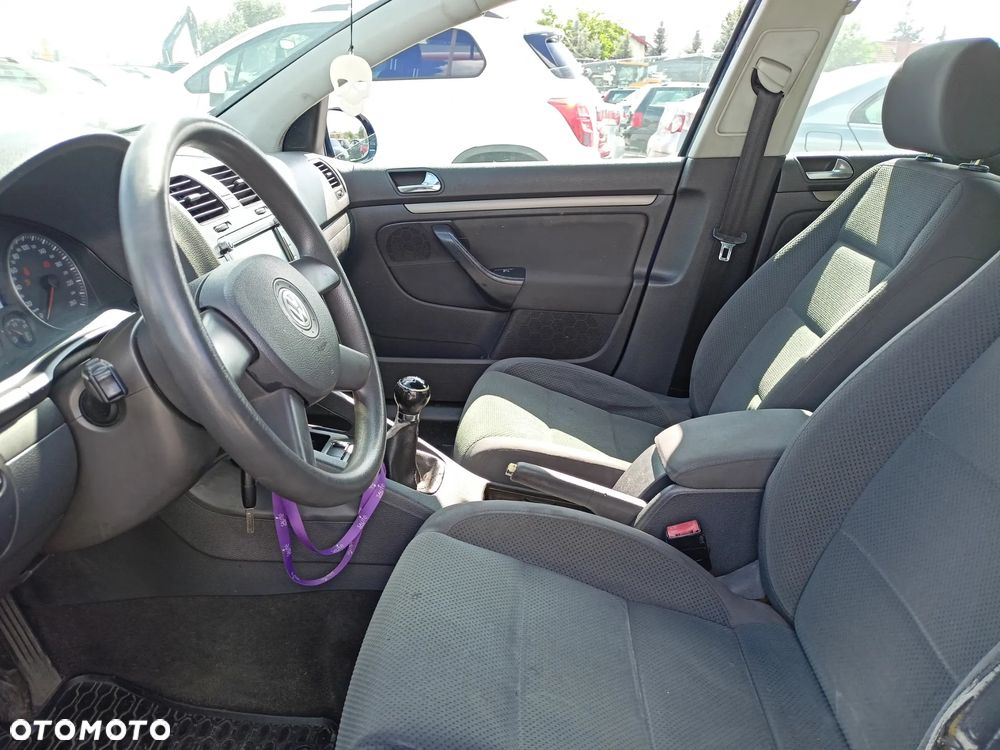 Volkswagen Golf - 8