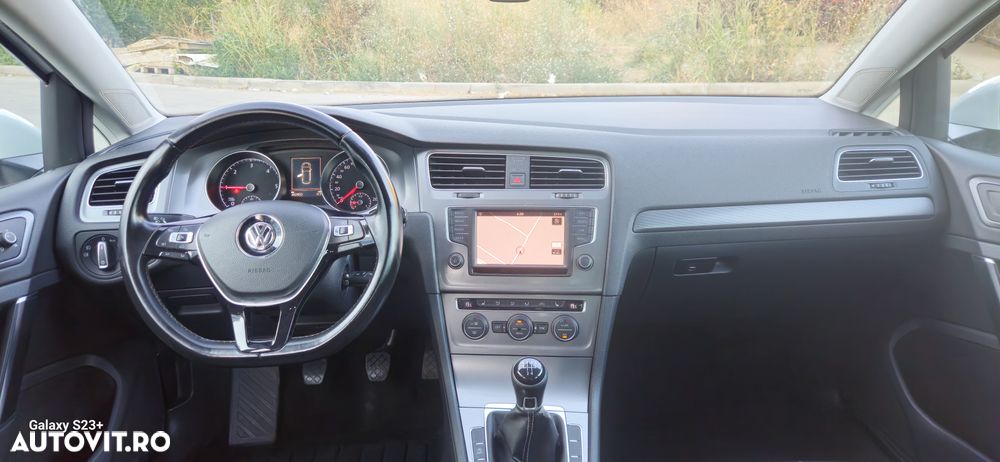 Volkswagen Golf - 2