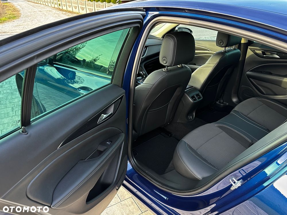 Opel Insignia - 30