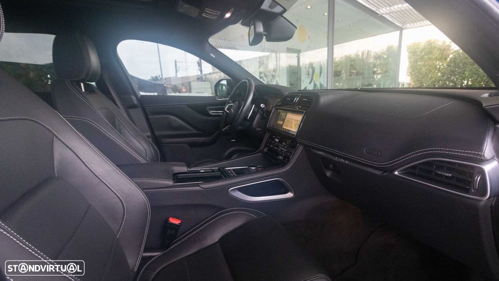 Jaguar F-Pace 25d AWD Aut. R-Sport - 12