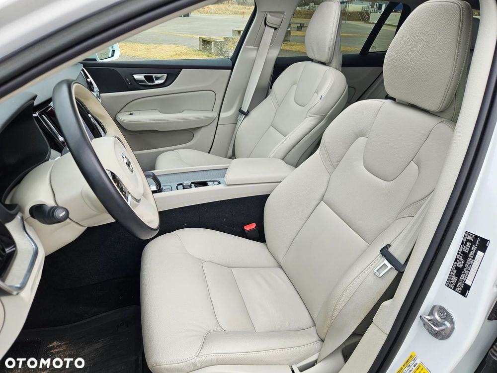 Volvo V60 Cross Country B5 B AWD Plus - 26