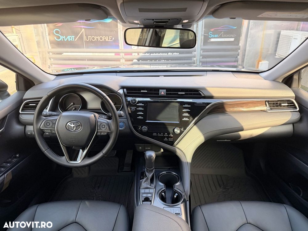 Toyota Camry - 21