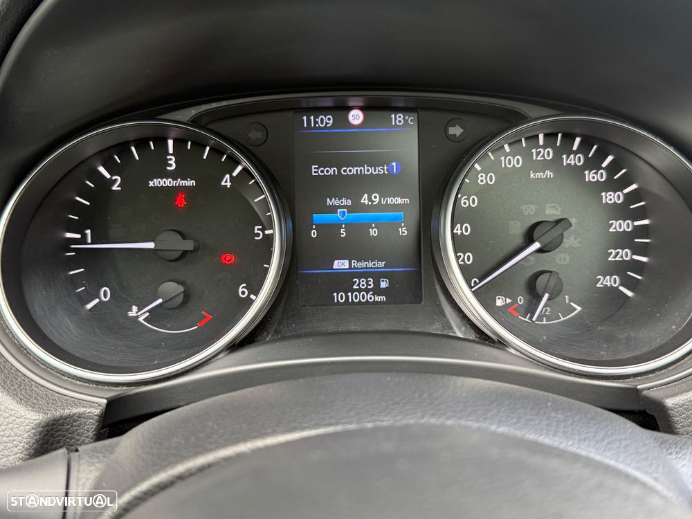 Nissan Qashqai 1.5 dCi N-Connecta J18+Led - 13
