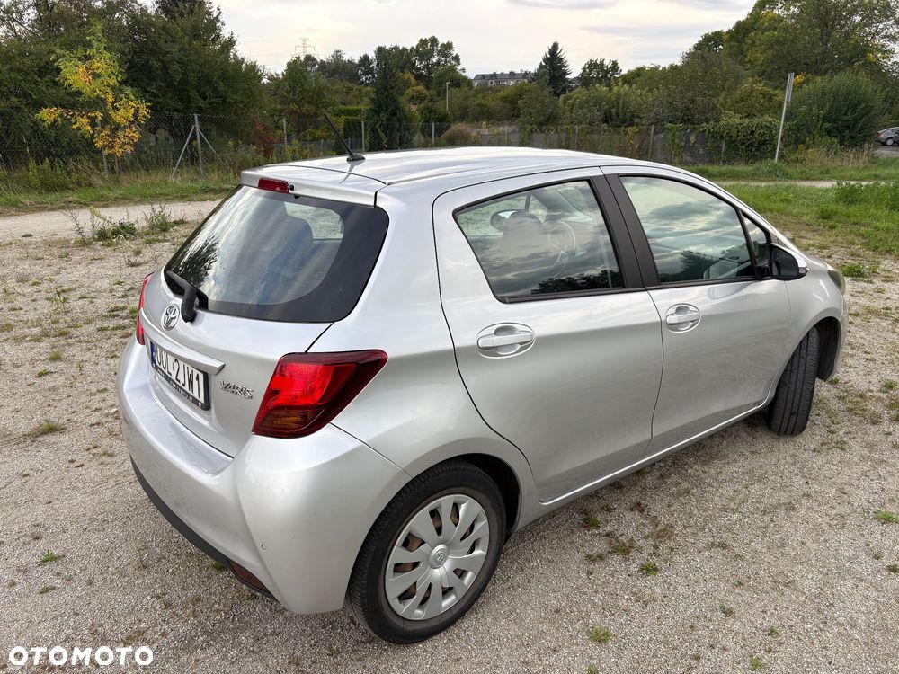 Toyota Yaris 2015 photo 4