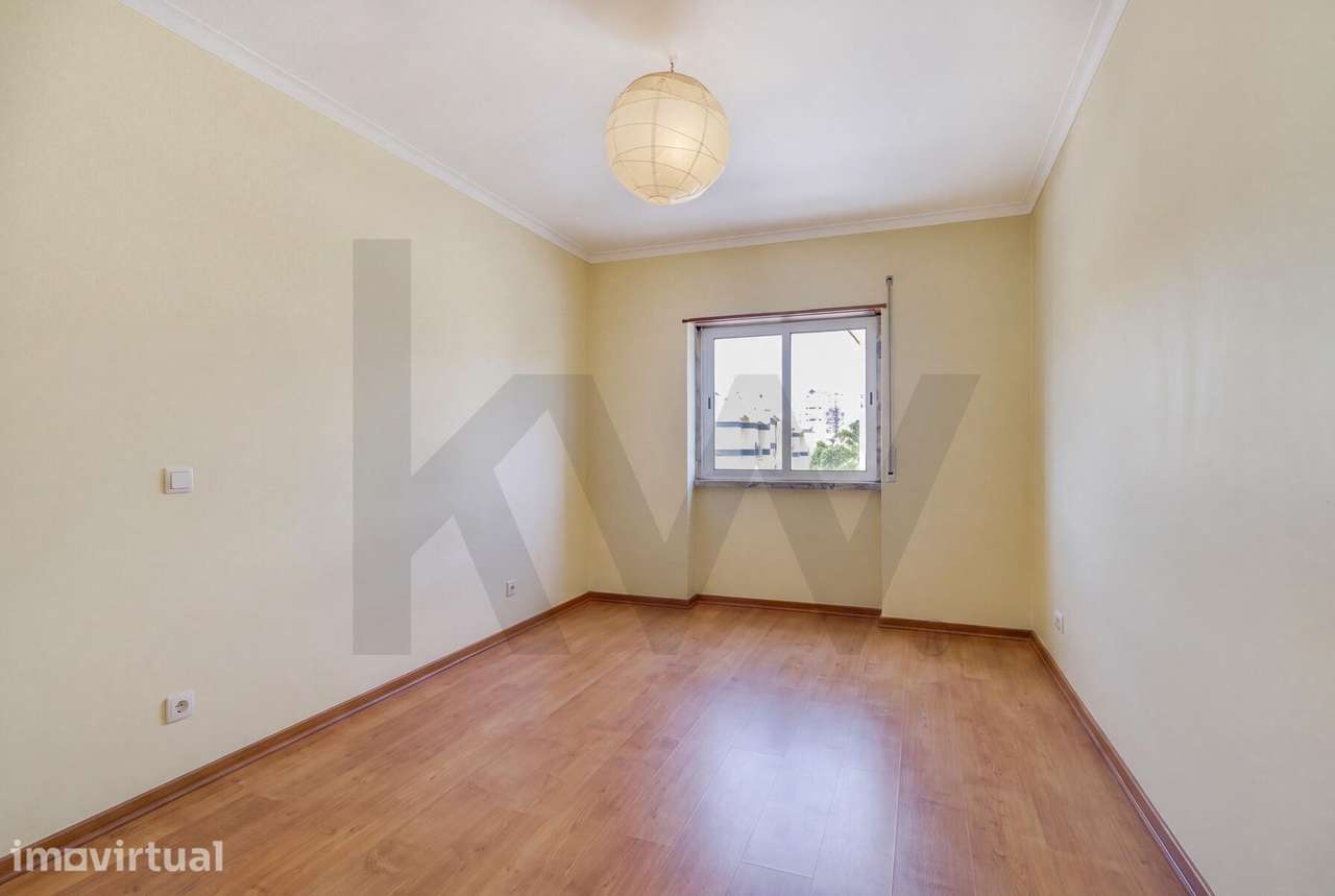 Apartamento T2 em São Domingos de Rana | Garagem Box e Arrumos - Grande imagem: 5/10
