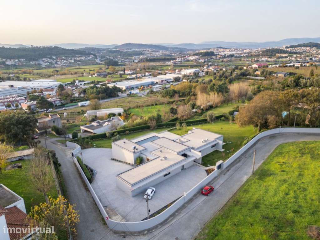 Moradia térrea V4+1 com piscina, ginásio e vistas panorâmicas sobre... - Grande imagem: 5/58