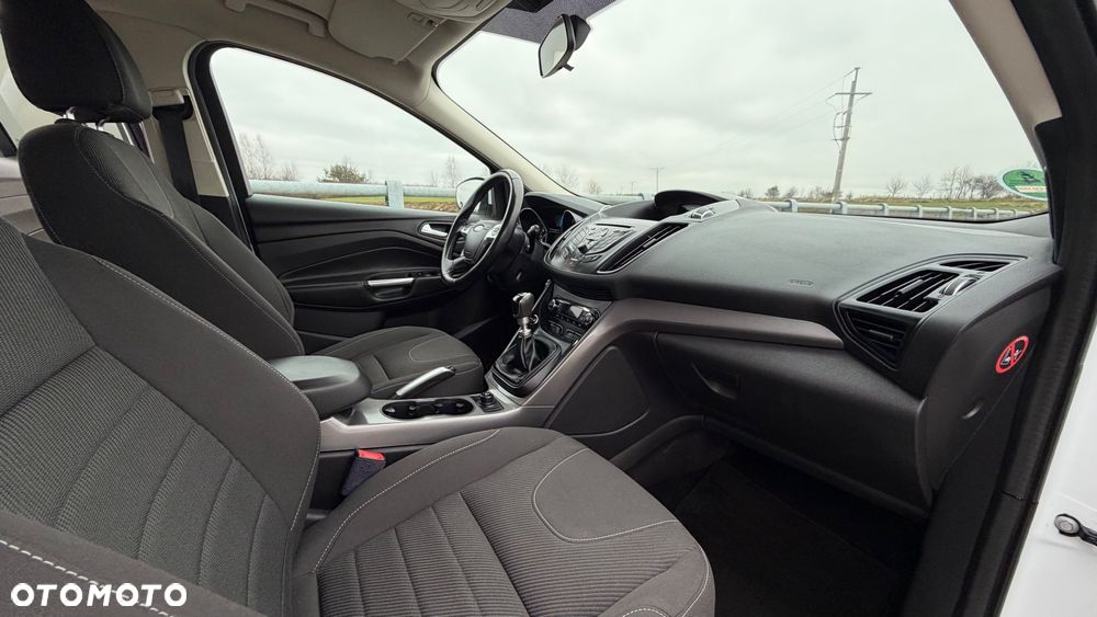 Ford Kuga 1.6 EcoBoost 2x4 Trend - 22