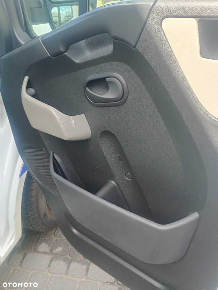 Renault Master - 25