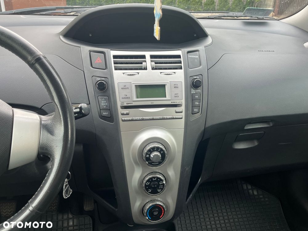 Toyota Yaris 1.0 Luna - 13
