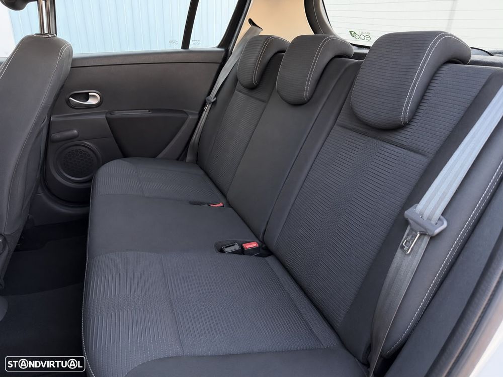 Renault Clio 1.2 16V Authentique - 6