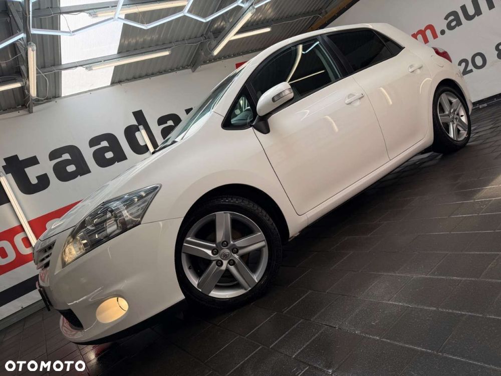Toyota Auris - 10