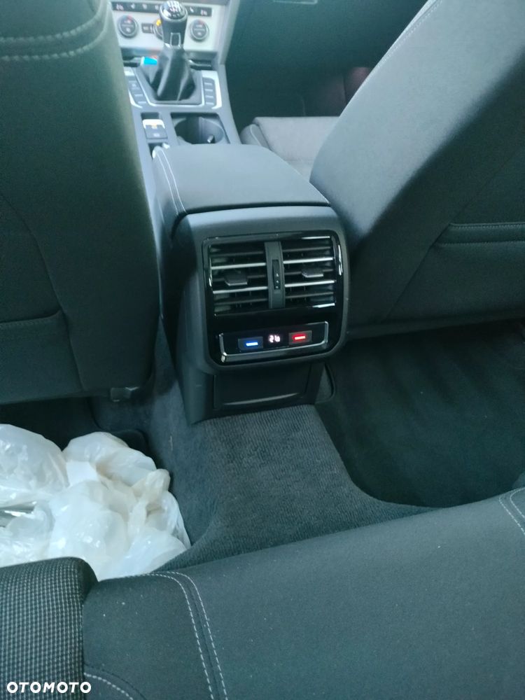 Volkswagen Passat 1.6 TDI (BlueMotion Technology) Comfortline - 9