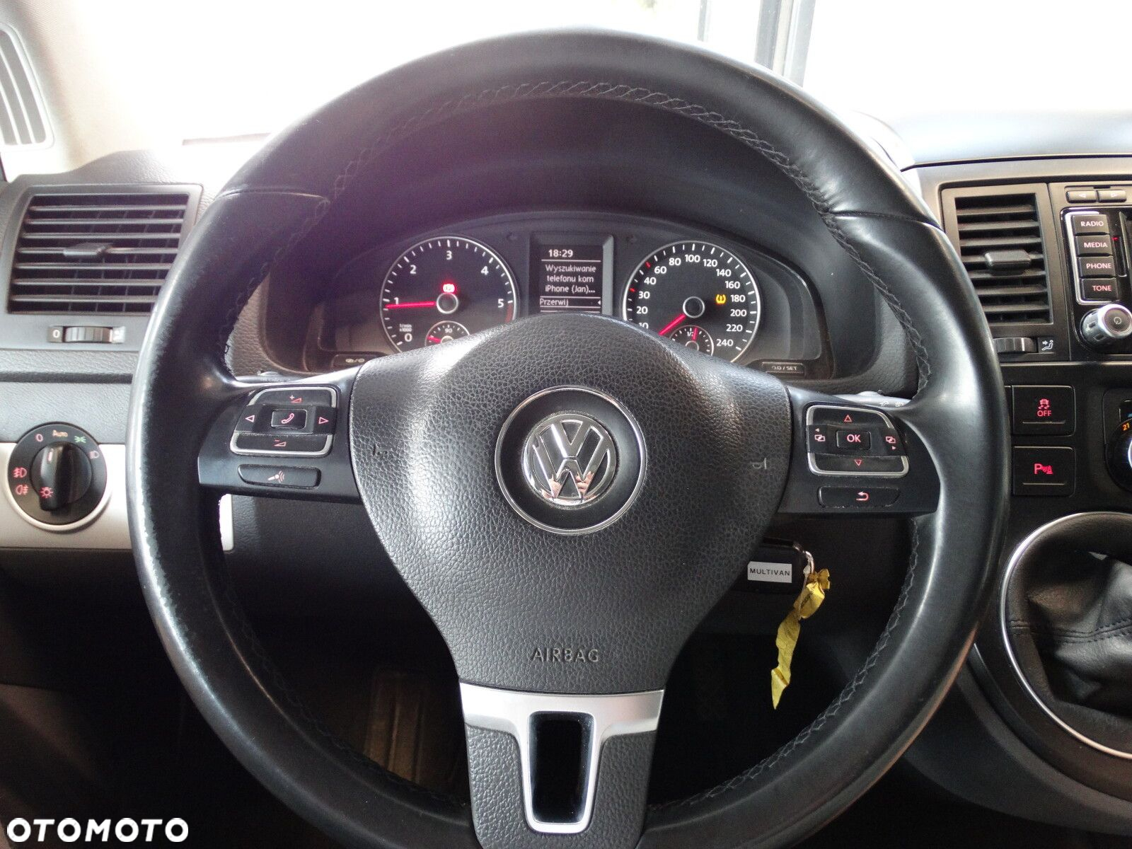Volkswagen Multivan - 23